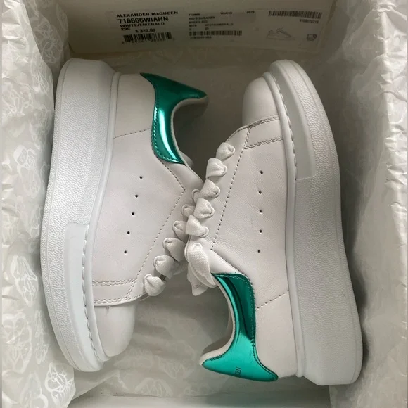 ROSÉ -R- photo book【Special Edition】 Alexander McQueen Kids Molly Sneakers White/Emerald Sneakers